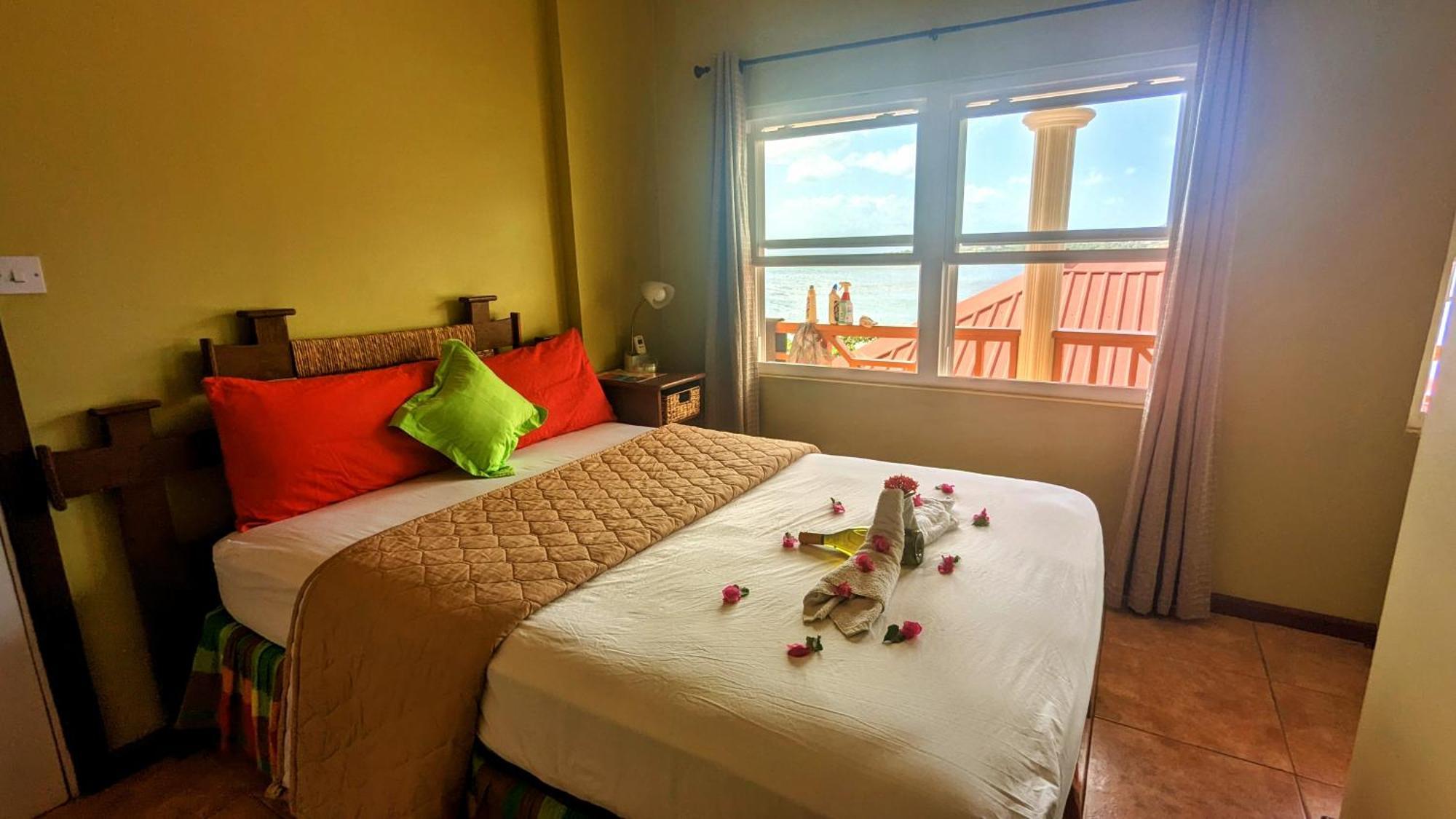Sunset Lane Hotell Laborie Rum bild